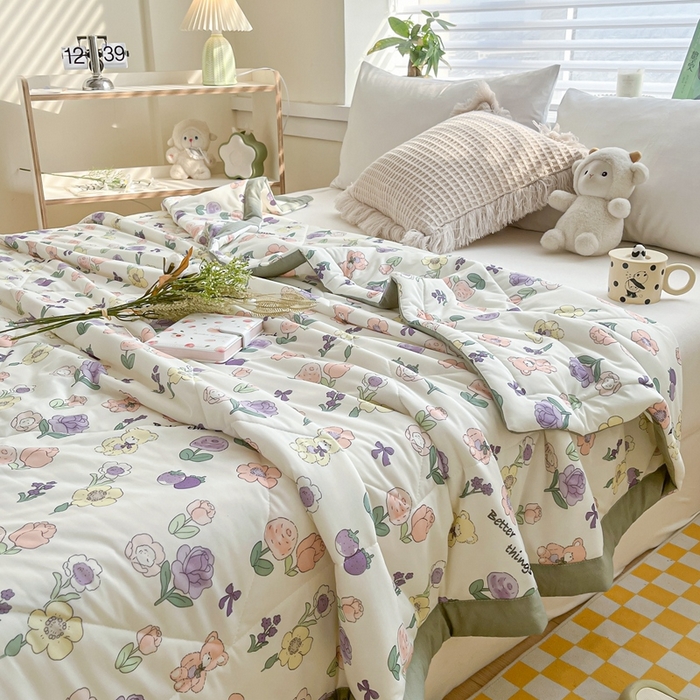 91家纺网 家纺一手货源 找家纺 帕拉美拉 2026新款A类印花冰凉丝凉感丝手包大宽边夏被 贩卖蜜糖-粉