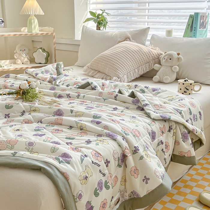 91家纺网 家纺一手货源 找家纺 帕拉美拉 2026新款A类印花冰凉丝凉感丝手包大宽边夏被 贩卖蜜糖-粉