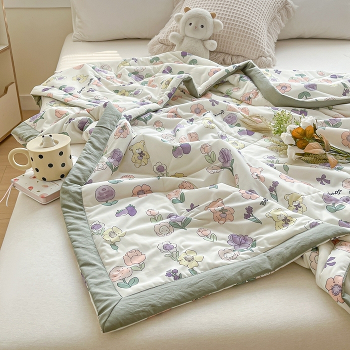 91家纺网 家纺一手货源 找家纺 帕拉美拉 2026新款A类印花冰凉丝凉感丝手包大宽边夏被 贩卖蜜糖-粉