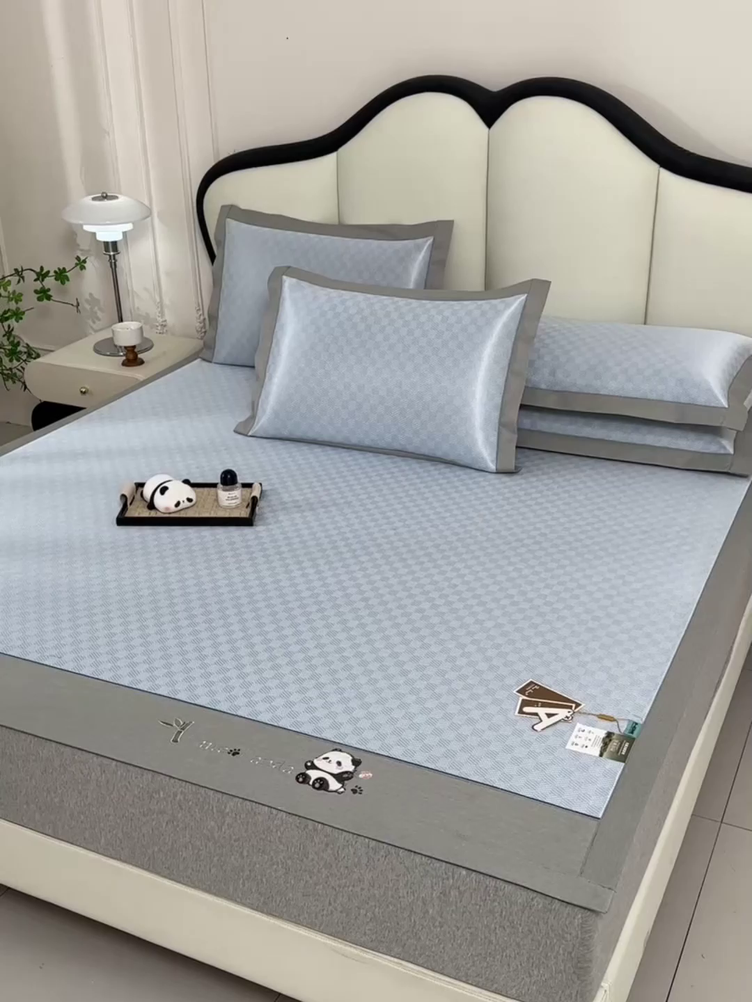 91家纺网 家纺一手货源 找家纺 小牛席业 2026新款亲肤舒适棋盘格-熊猫冰丝席席子凉席 棋盘格-熊猫冰丝席-绿色