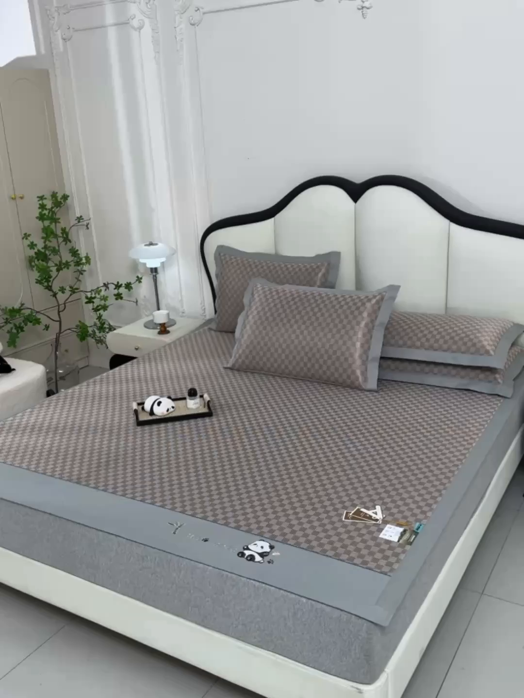 91家纺网 家纺一手货源 找家纺 小牛席业 2026新款亲肤舒适棋盘格-熊猫冰丝席席子凉席 棋盘格-熊猫冰丝席-咖色