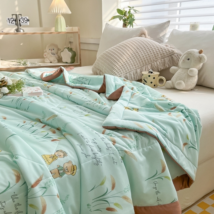 91家纺网 家纺一手货源 找家纺 帕拉美拉 2026新款A类印花冰凉丝凉感丝手包大宽边夏被 花园浪漫