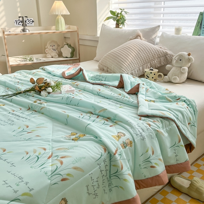 91家纺网 家纺一手货源 找家纺 帕拉美拉 2026新款A类印花冰凉丝凉感丝手包大宽边夏被 花园浪漫