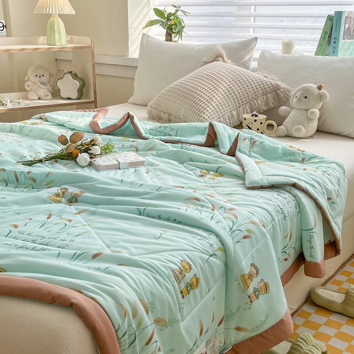 91家纺网 家纺一手货源 找家纺 帕拉美拉 2026新款A类印花冰凉丝凉感丝手包大宽边夏被 花园浪漫