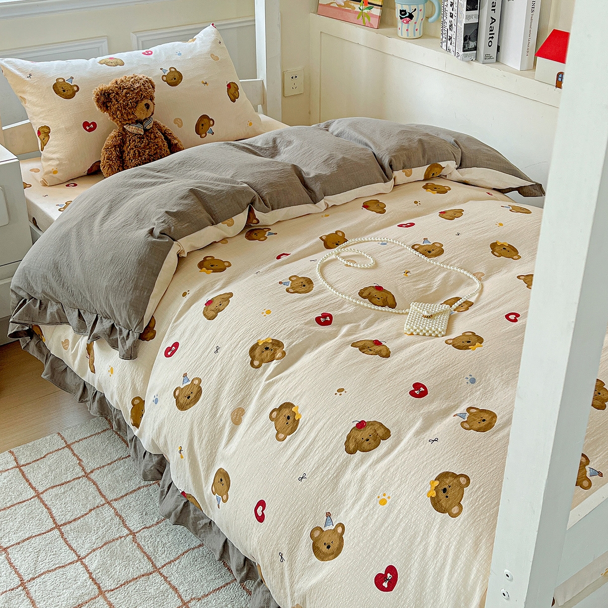 91家纺网 家纺一手货源 找家纺 纽缦家纺 2026新款云感提花双层纱学生床韩版床单床笠三四件套 奇妙小熊米