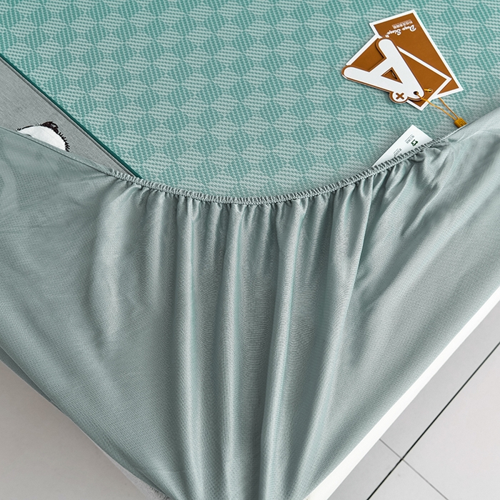 91家纺网 家纺一手货源 找家纺 小牛席业 2026新款棋盘格-熊猫凉感冰丝席凉席席子系列（床笠款） 绿色