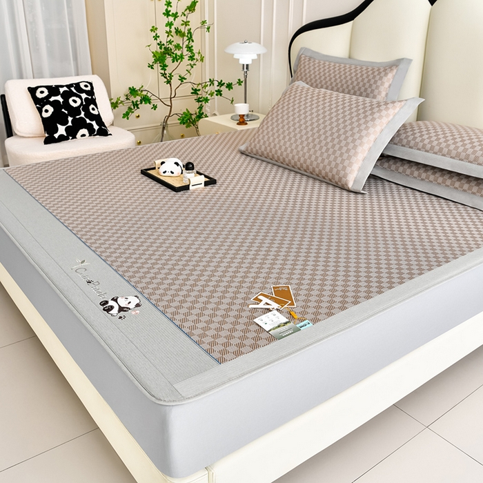 91家纺网 家纺一手货源 找家纺 小牛席业 2026新款棋盘格-熊猫凉感冰丝席凉席席子系列（床笠款） 咖色