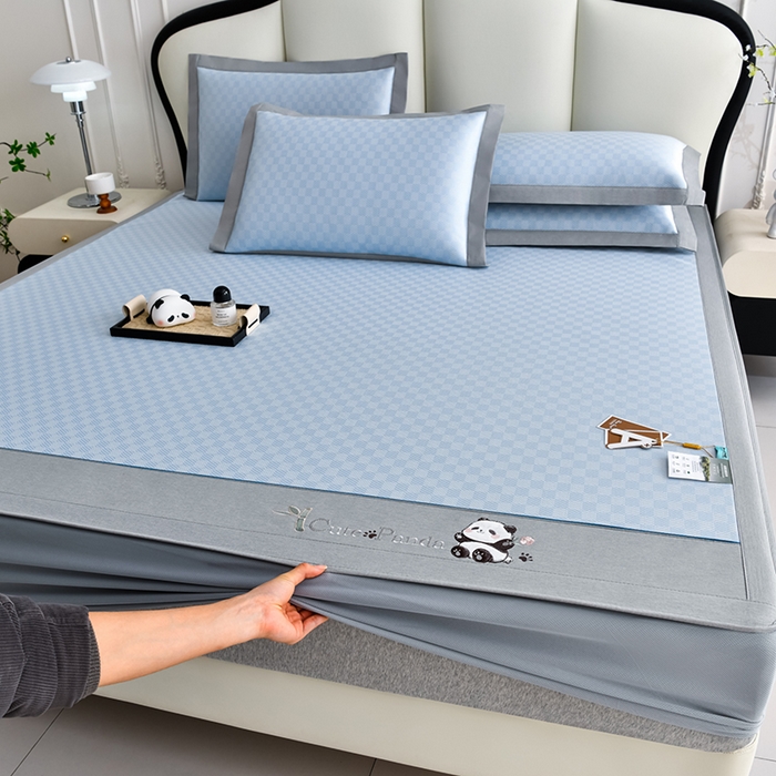 91家纺网 家纺一手货源 找家纺 小牛席业 2026新款棋盘格-熊猫凉感冰丝席凉席席子系列（床笠款） 蓝色