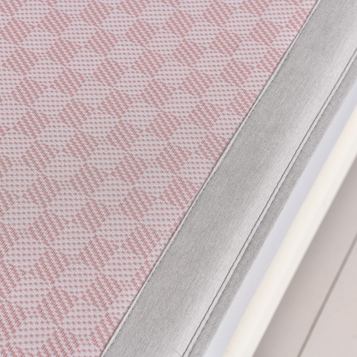 91家纺网 家纺一手货源 找家纺 小牛席业 2026新款棋盘格-熊猫凉感冰丝席凉席席子系列（床笠款） 粉色