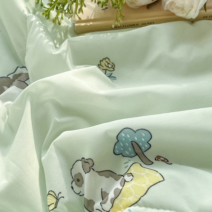 91家纺网 家纺一手货源 找家纺 帕拉美拉 2026新款A类印花冰凉丝凉感丝手包大宽边夏被 可爱奶狗