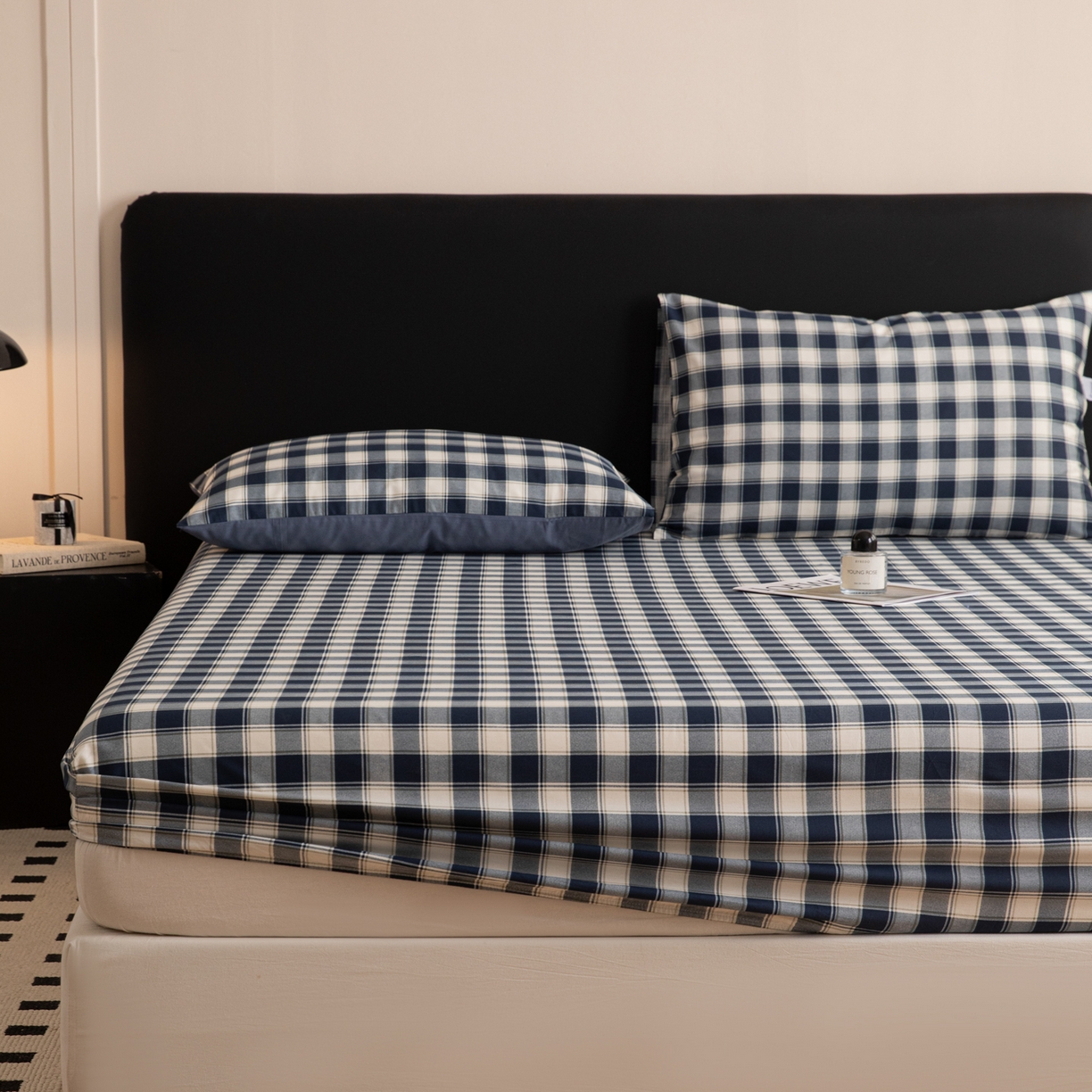 91家纺网 家纺一手货源 找家纺 简宜家居（朝初家纺） 2026新款40支13070全棉简约格子系列A版床笠 藏青学院