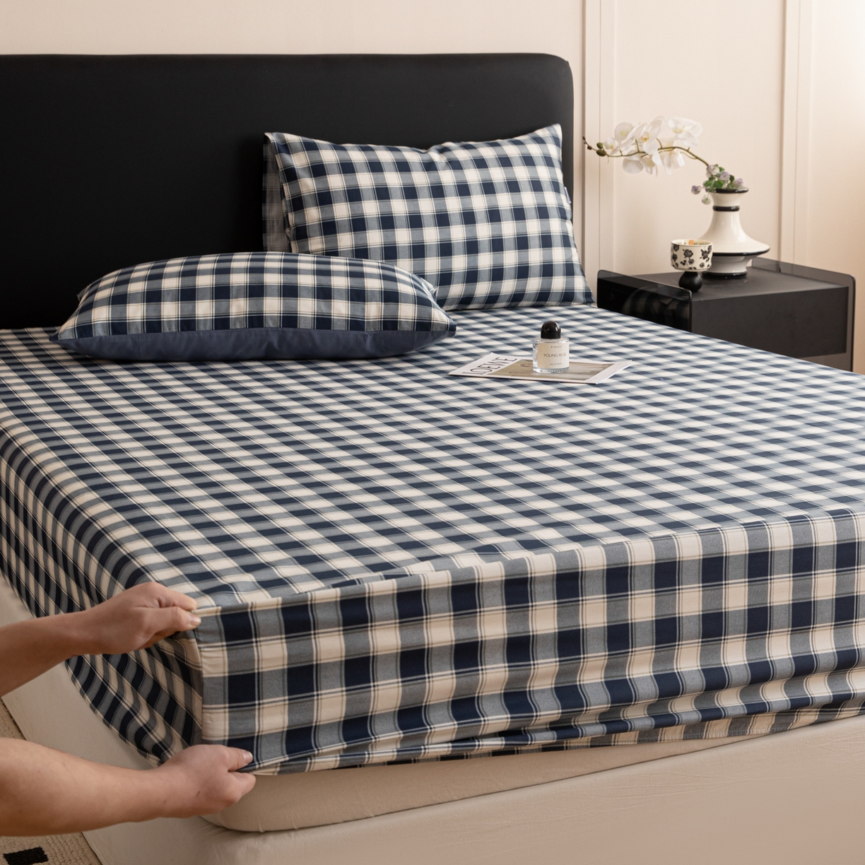 91家纺网 家纺一手货源 找家纺 简宜家居（朝初家纺） 2026新款40支13070全棉简约格子系列A版床笠 藏青学院