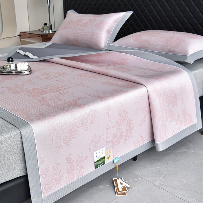 91家纺网 家纺一手货源 找家纺 小牛席业 2026新款【实拍风格】双PE高凉感-托斯卡纳凉感大提花冰丝席席子凉席 粉色