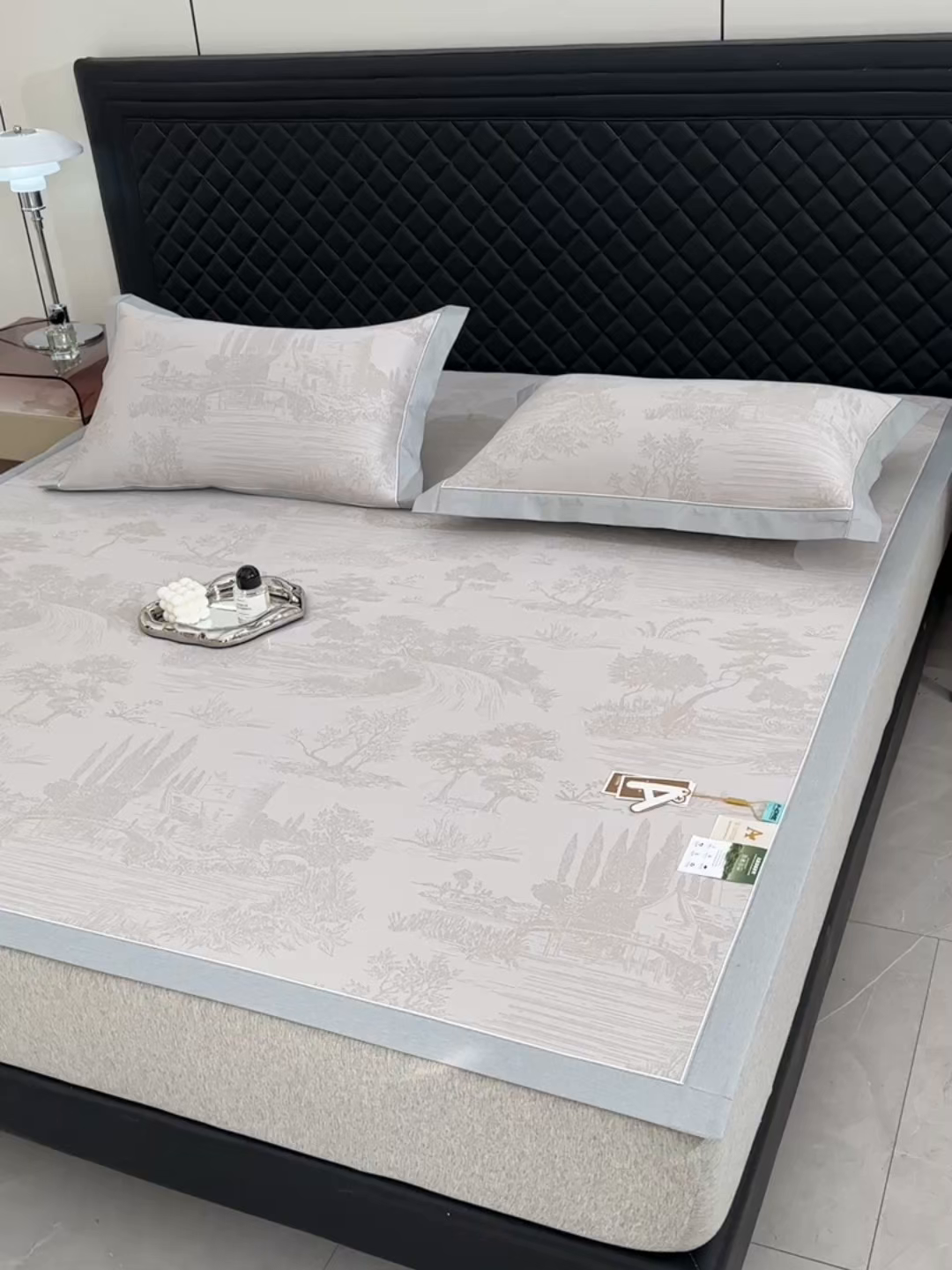 91家纺网 家纺一手货源 找家纺 （总）小牛席业 2026新款【实拍风格】双PE高凉感-托斯卡纳凉感大提花冰丝席席子凉席