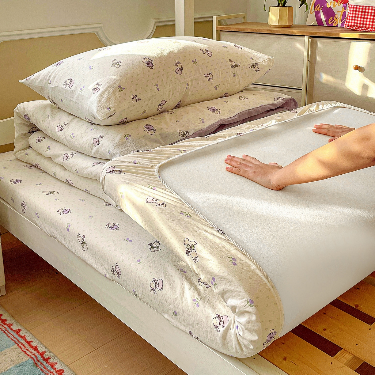 91家纺网 家纺一手货源 找家纺 纽缦家纺 2026新款云感提花双层纱学生床韩版床单床笠三四件套 裙子小兔