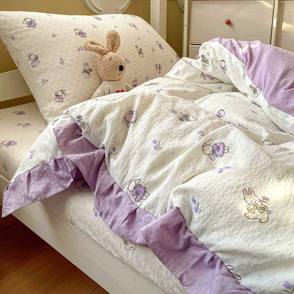 91家纺网 家纺一手货源 找家纺 纽缦家纺 2026新款云感提花双层纱学生床韩版床单床笠三四件套 裙子小兔