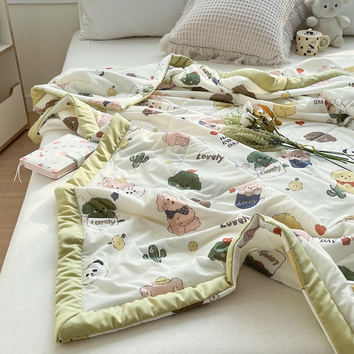 91家纺网 家纺一手货源 找家纺 帕拉美拉 2026新款A类印花冰凉丝凉感丝手包大宽边夏被 萌宠相聚