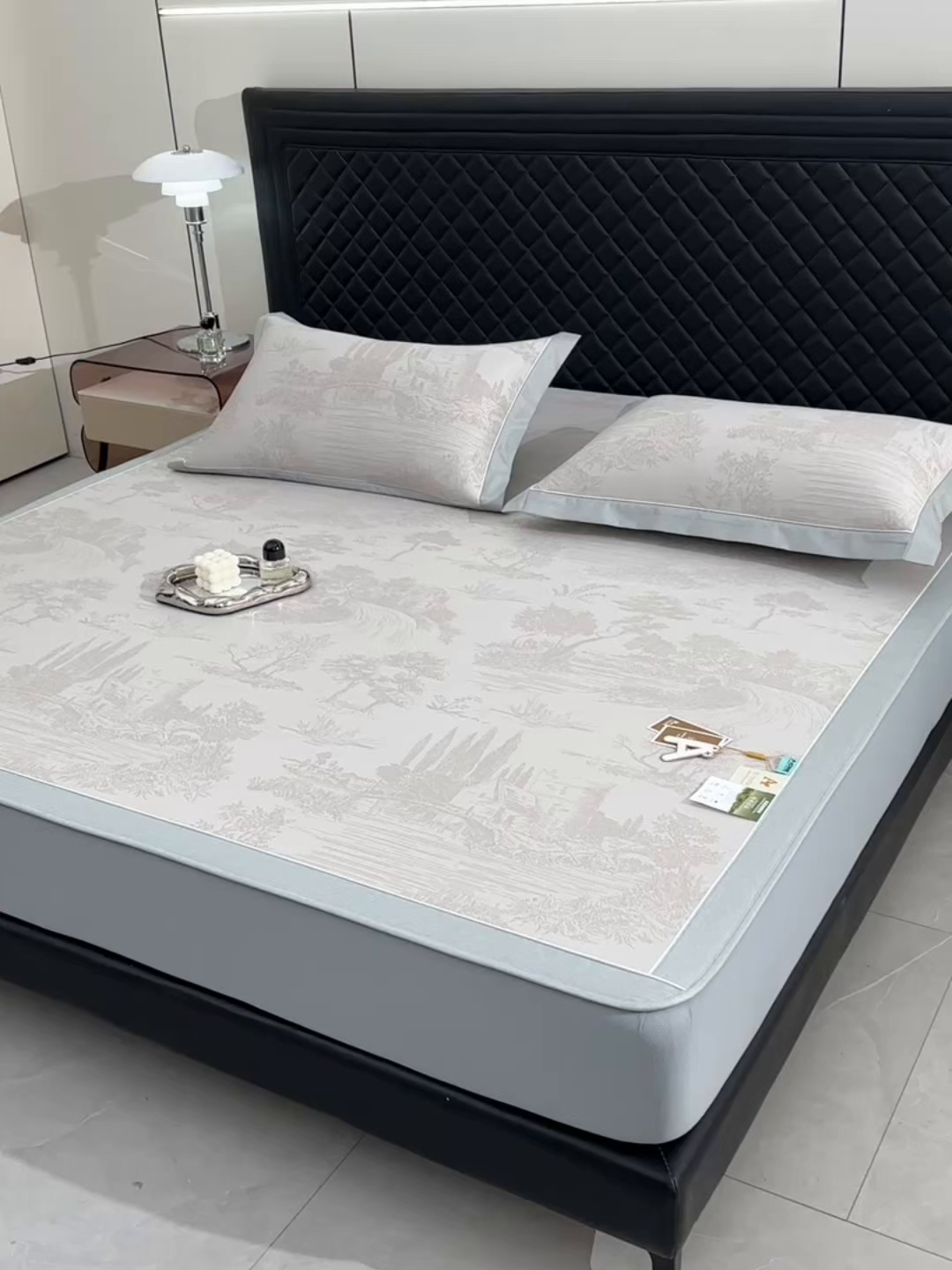 91家纺网 家纺一手货源 找家纺 小牛席业 2026新款【实拍风格】双PE高凉感-托斯卡纳凉感大提花冰丝席席子凉席-床笠款 香槟