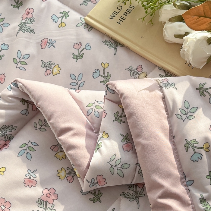 91家纺网 家纺一手货源 找家纺 帕拉美拉 2026新款A类印花冰凉丝凉感丝手包大宽边夏被 莫奈花园-粉