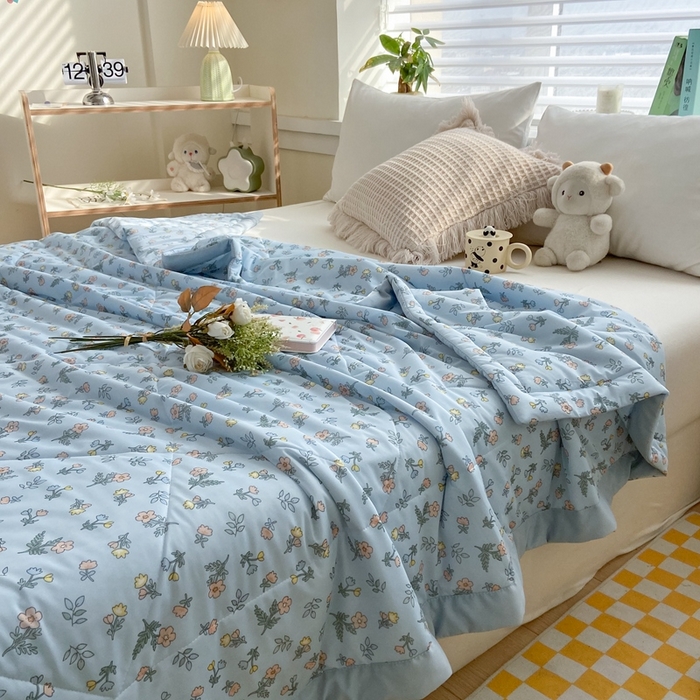 91家纺网 家纺一手货源 找家纺 帕拉美拉 2026新款A类印花冰凉丝凉感丝手包大宽边夏被 莫奈花园-蓝