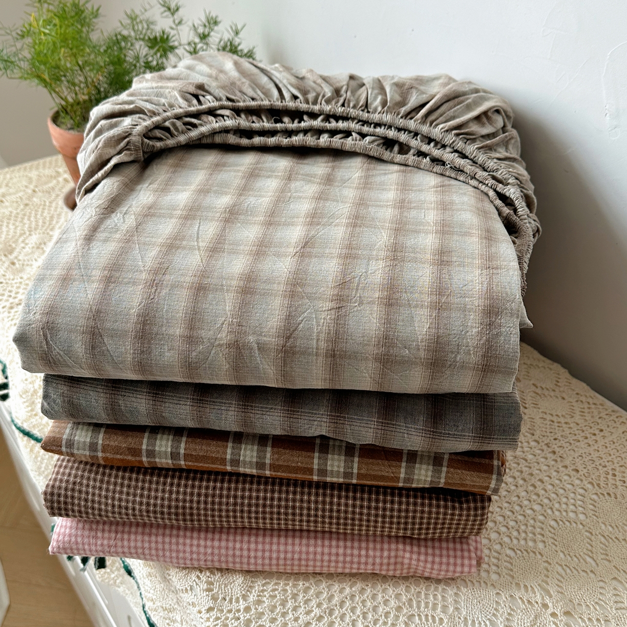 91家纺网 家纺一手货源 找家纺 六巷胡同 2026新款A类全棉纯棉水洗棉色织格子单品床笠 床笠单件 组合图仅供展示不可下单