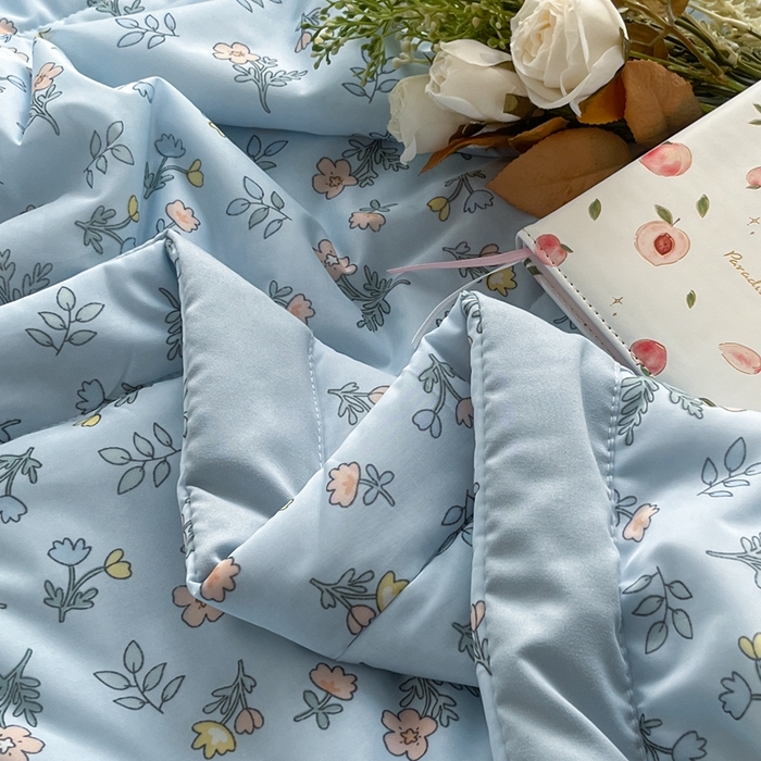 91家纺网 家纺一手货源 找家纺 帕拉美拉 2026新款A类印花冰凉丝凉感丝手包大宽边夏被 莫奈花园-蓝