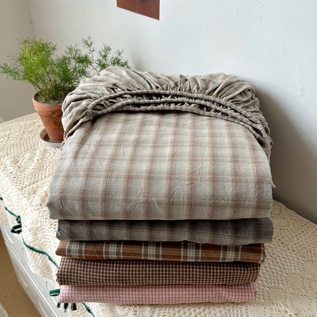 91家纺网 家纺一手货源 找家纺 六巷胡同 2026新款A类全棉纯棉水洗棉色织格子单品床笠 床笠单件 组合图仅供展示不可下单
