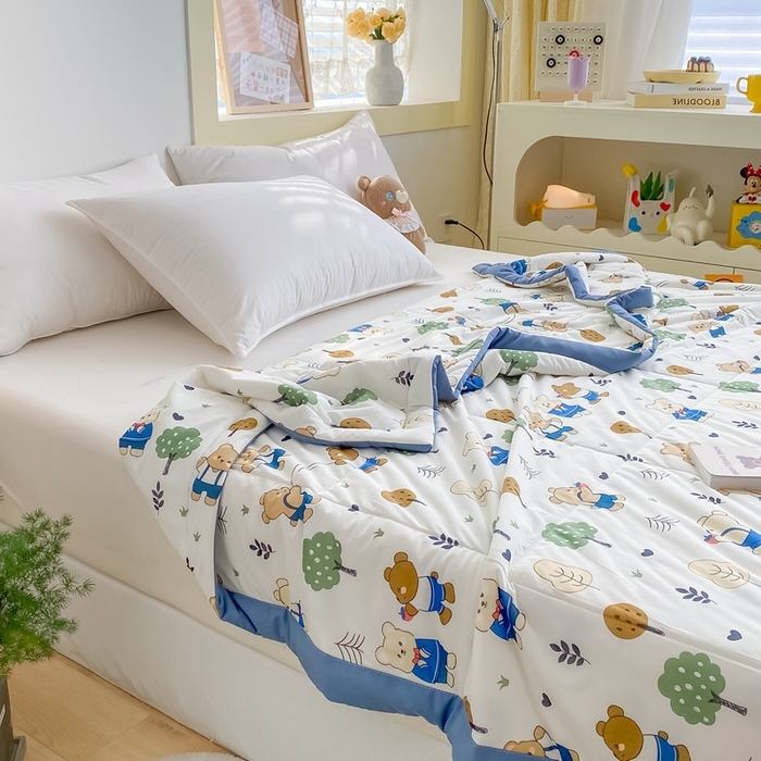 91家纺网 家纺一手货源 找家纺 帕拉美拉 2026新款A类印花冰凉丝凉感丝手包大宽边夏被 熊熊聚会