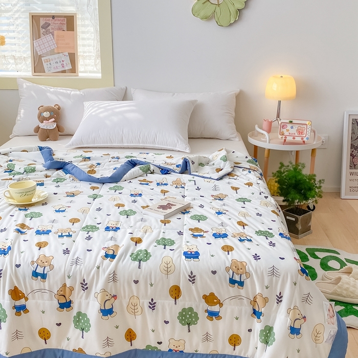 91家纺网 家纺一手货源 找家纺 帕拉美拉 2026新款A类印花冰凉丝凉感丝手包大宽边夏被 熊熊聚会