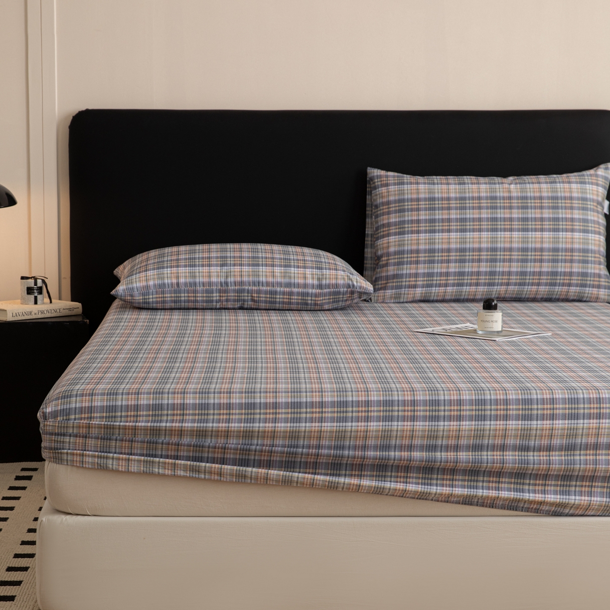 91家纺网 家纺一手货源 找家纺 简宜家居（朝初家纺） 2026新款40支13070全棉简约格子系列A版床笠 雾蓝格