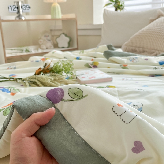 91家纺网 家纺一手货源 找家纺 帕拉美拉 2026新款A类印花冰凉丝凉感丝手包大宽边夏被 樱桃恐龙