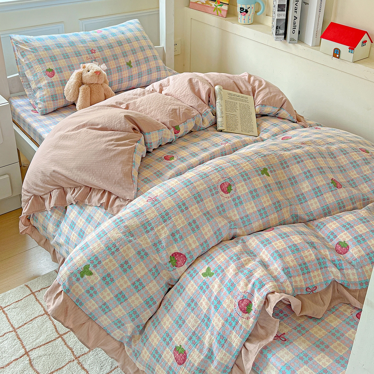 纽缦家纺 2026新款云感提花双层纱学生床韩版床单床笠三四件套 有草莓的地方