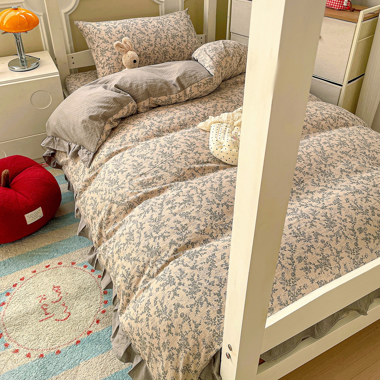 91家纺网 家纺一手货源 找家纺 纽缦家纺 2026新款云感提花双层纱学生床韩版床单床笠三四件套 竹韵花语