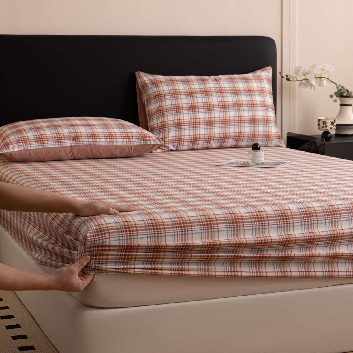 91家纺网 家纺一手货源 找家纺 简宜家居（朝初家纺） 2026新款40支13070全棉简约格子系列A版床笠 英伦-焦糖