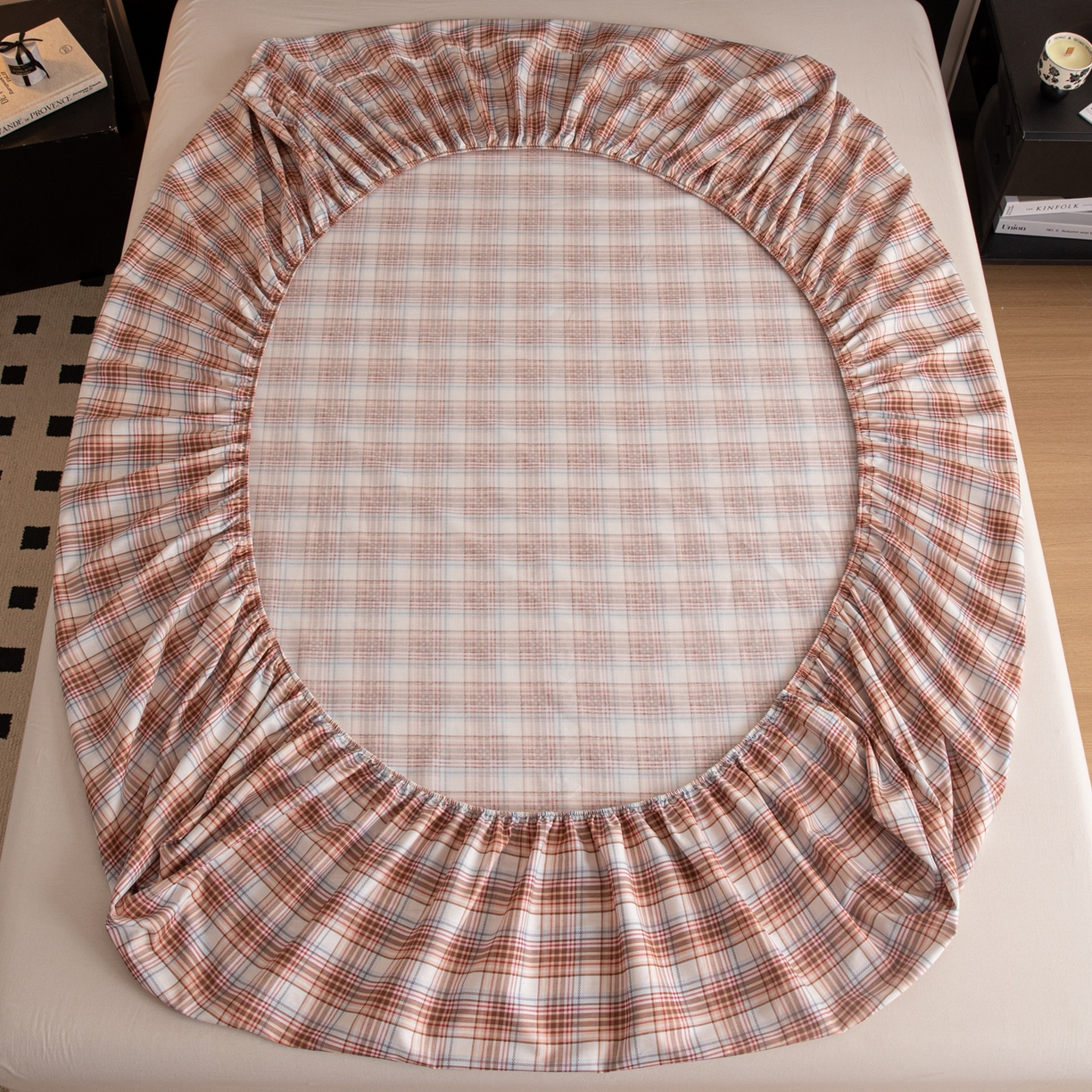 91家纺网 家纺一手货源 找家纺 简宜家居（朝初家纺） 2026新款40支13070全棉简约格子系列A版床笠 英伦-焦糖