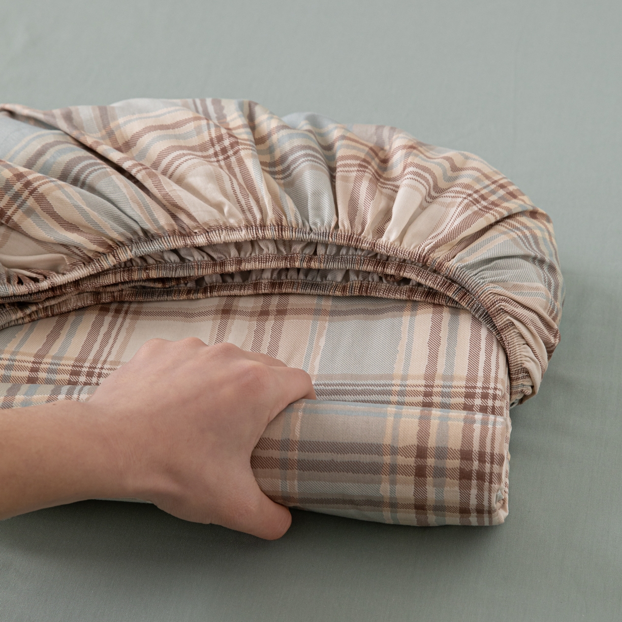 91家纺网 家纺一手货源 找家纺 简宜家居（朝初家纺） 2026新款40支13070全棉简约格子系列A版床笠 英伦-蓝咖