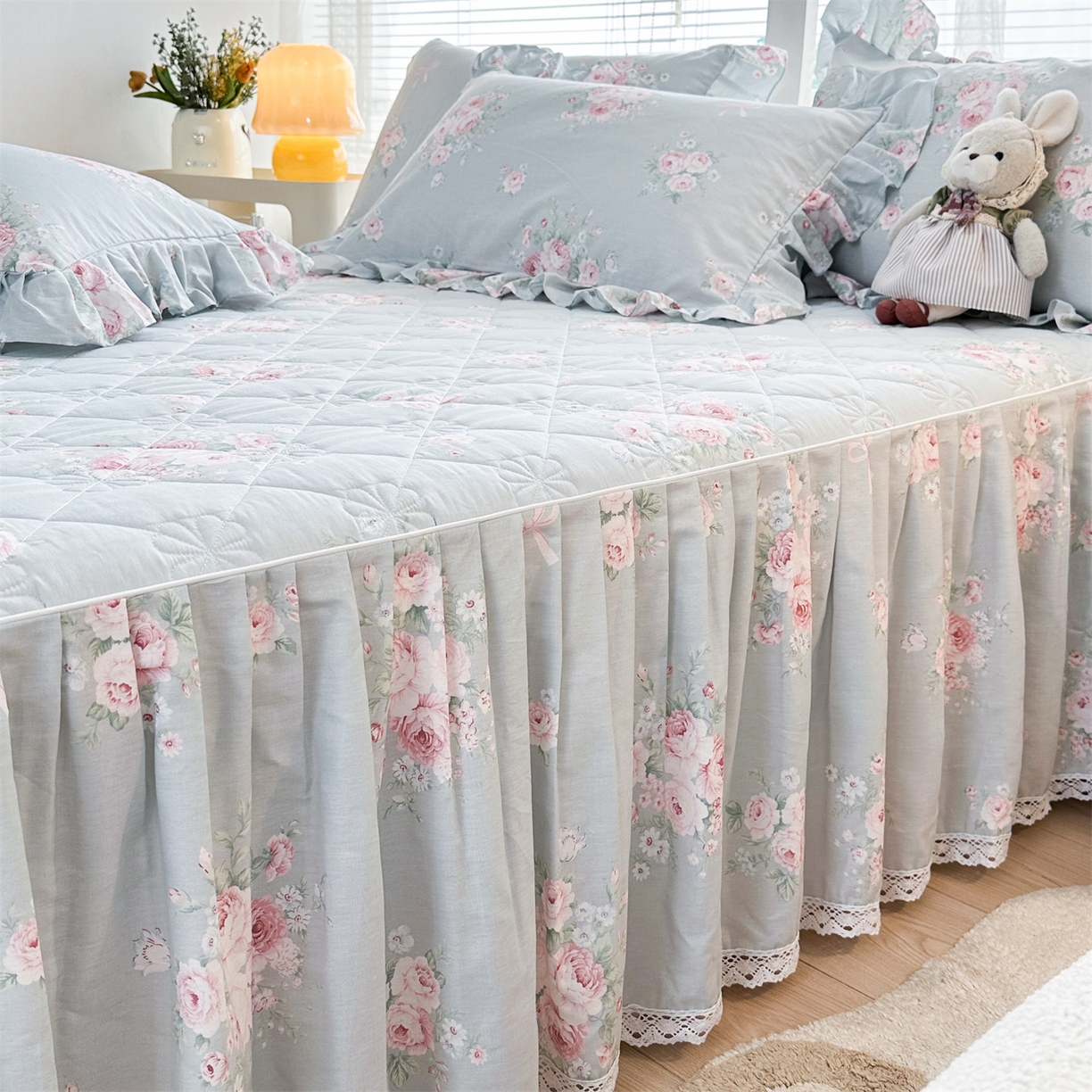 91家纺网 家纺一手货源 找家纺 忘忧草 2026春夏新款全棉纯棉夹棉印花床裙床裙单件 花疏影