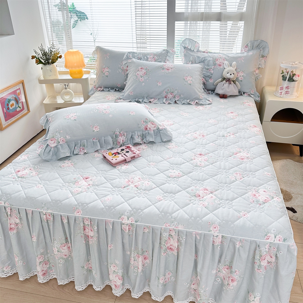 91家纺网 家纺一手货源 找家纺 忘忧草 2026春夏新款全棉纯棉夹棉印花床裙床裙单件 花疏影