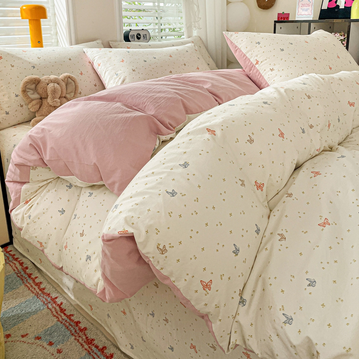 91家纺网 家纺一手货源 找家纺 纽缦家纺 2026新款A类105g仿棉四件套古法水洗棉四件套 彩蝶红