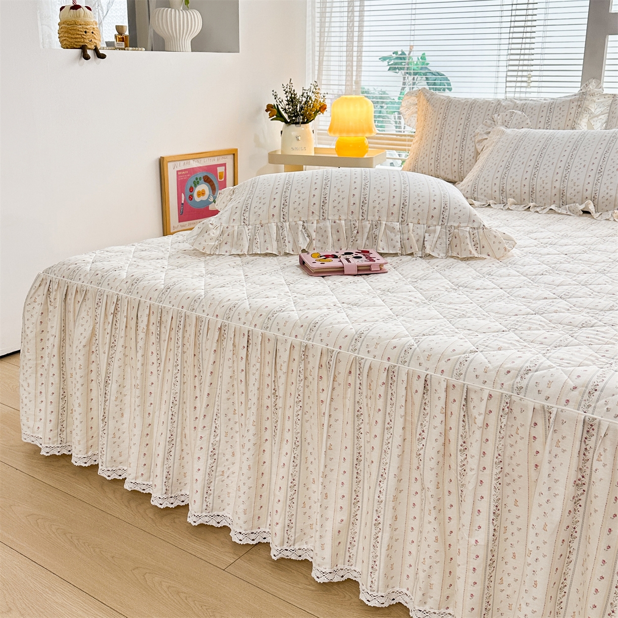 91家纺网 家纺一手货源 找家纺 忘忧草 2026春夏新款全棉纯棉夹棉印花床裙床裙单件 蔷薇花影