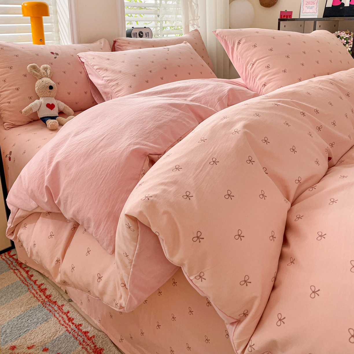 91家纺网 家纺一手货源 找家纺 纽缦家纺 2026新款A类105g仿棉四件套古法水洗棉四件套 梦樱粉