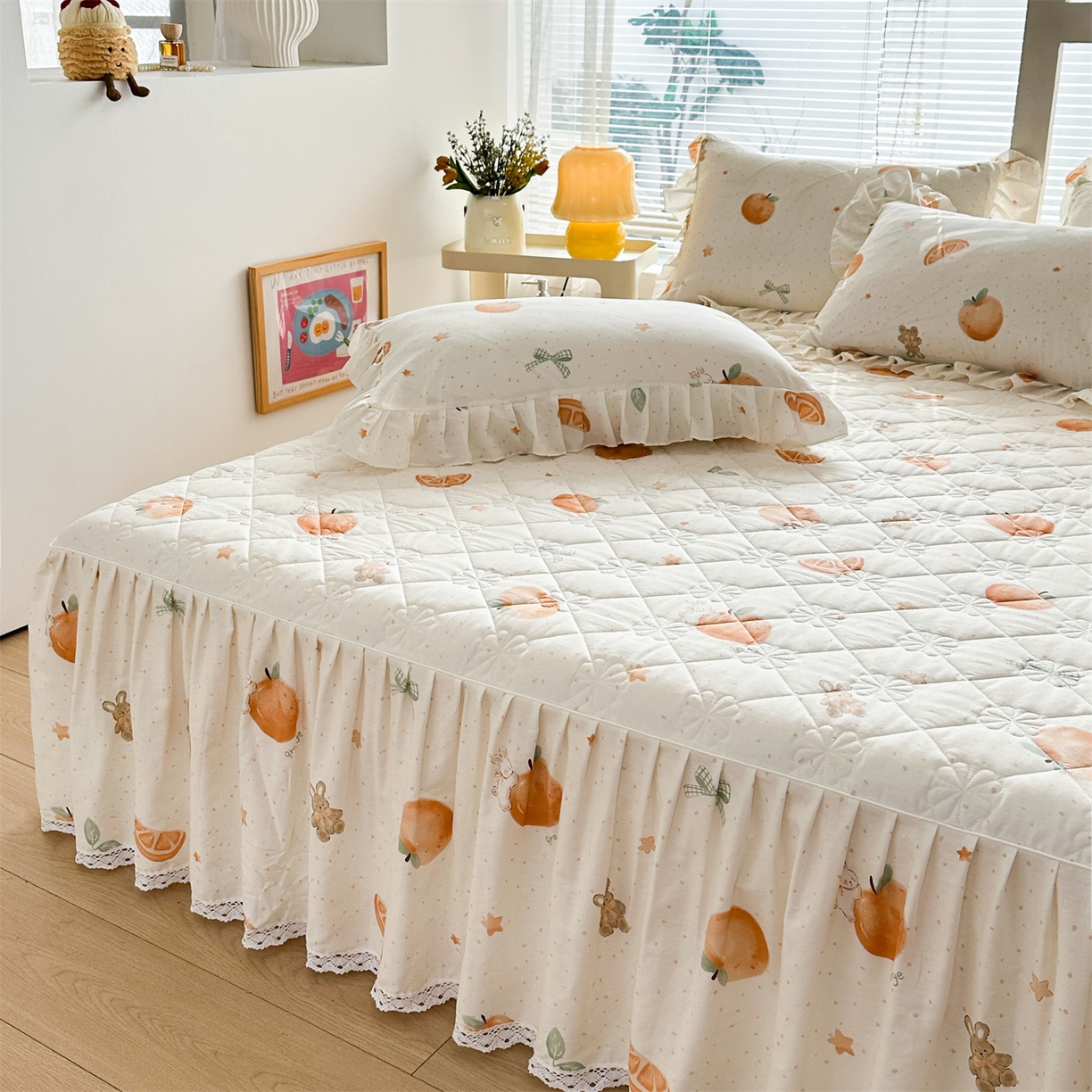 91家纺网 家纺一手货源 找家纺 忘忧草 2026春夏新款全棉纯棉夹棉印花床裙床裙单件 甜桔小兔