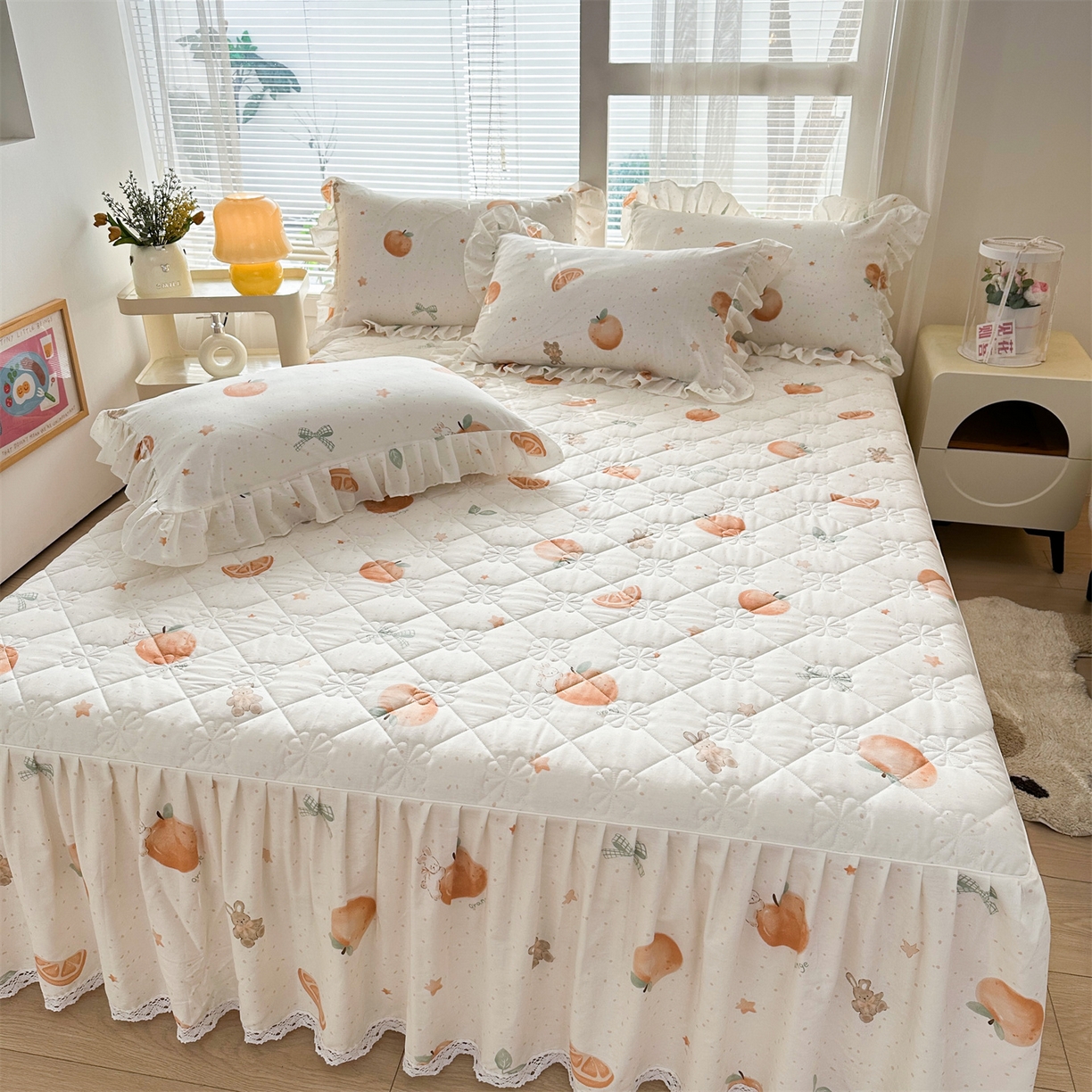 91家纺网 家纺一手货源 找家纺 忘忧草 2026春夏新款全棉纯棉夹棉印花床裙床裙单件 甜桔小兔