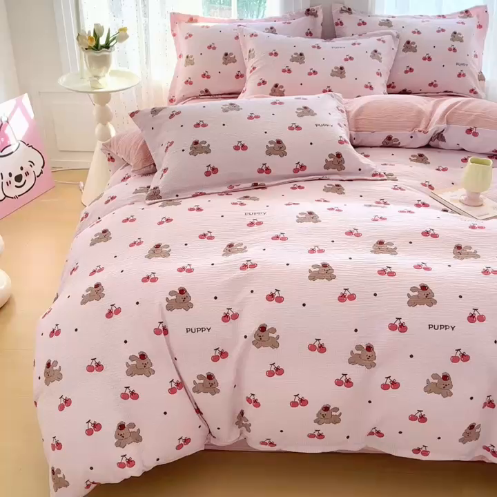 91家纺网 家纺一手货源 找家纺 家贝爱 2026新款轻氧泡泡棉被套 桃之夭夭