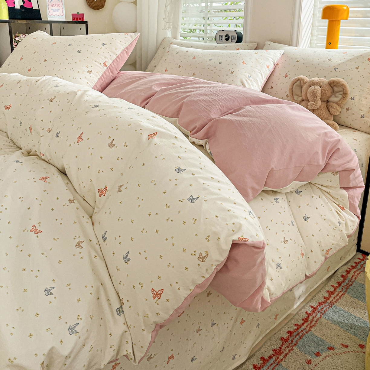 91家纺网 家纺一手货源 找家纺 纽缦家纺 2026新款A类105g仿棉四件套古法水洗棉四件套 彩蝶红