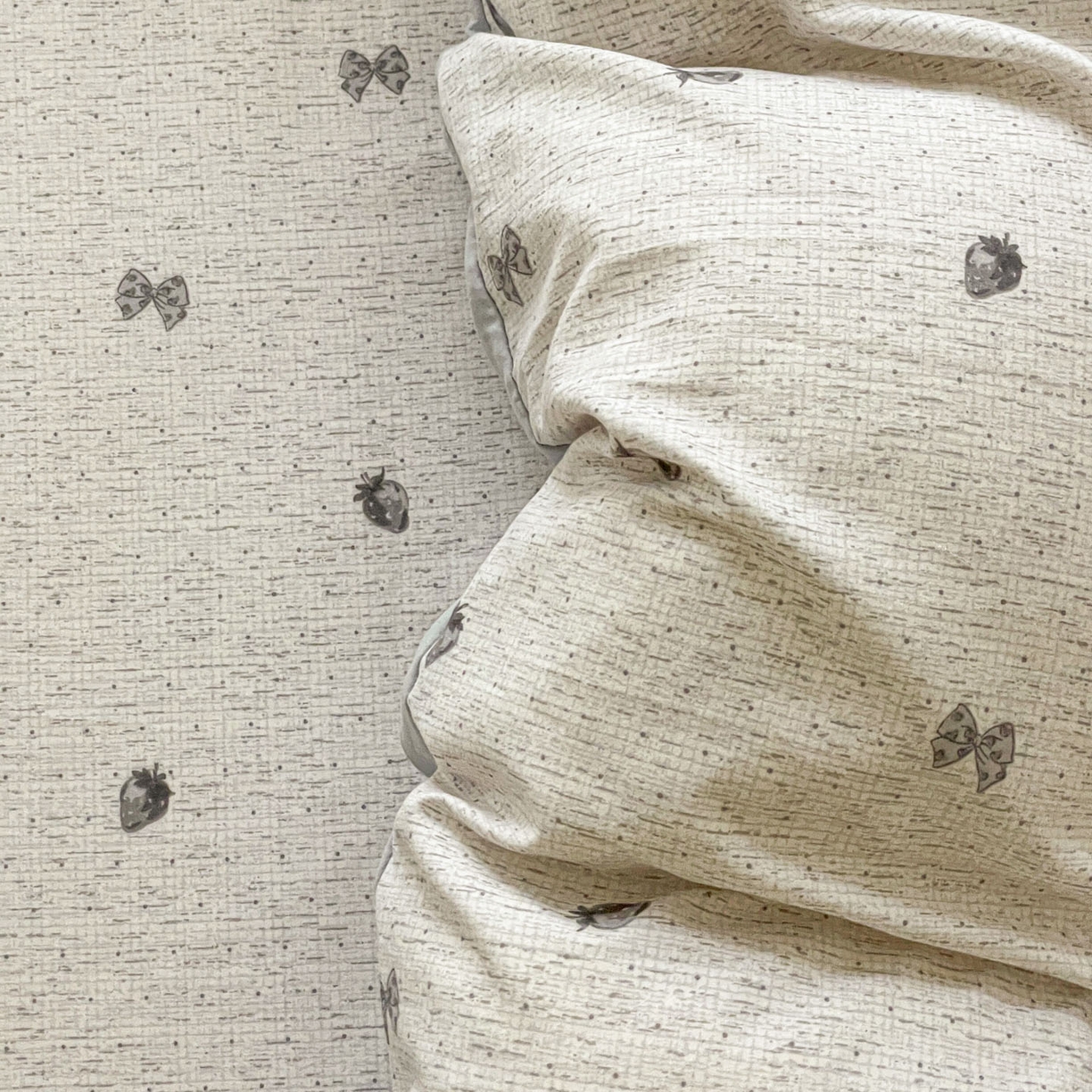 91家纺网 家纺一手货源 找家纺 纽缦家纺 2026新款A类105g仿棉四件套古法水洗棉四件套 初春灰