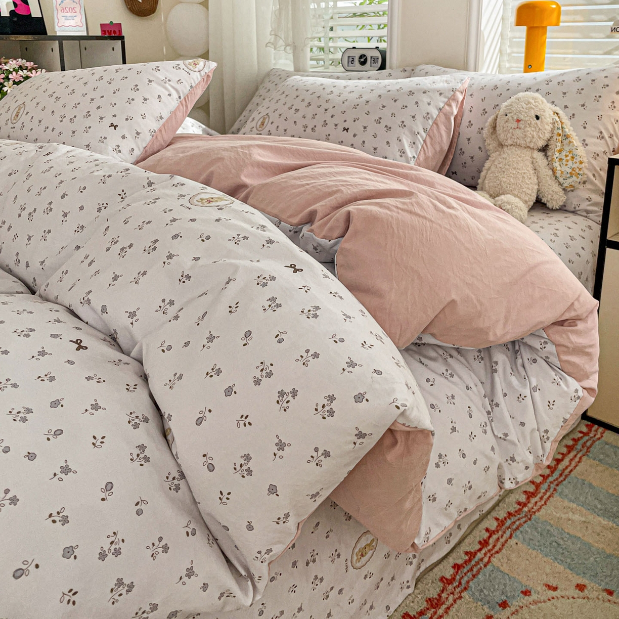 91家纺网 家纺一手货源 找家纺 纽缦家纺 2026新款A类105g仿棉四件套古法水洗棉四件套 恋空灰