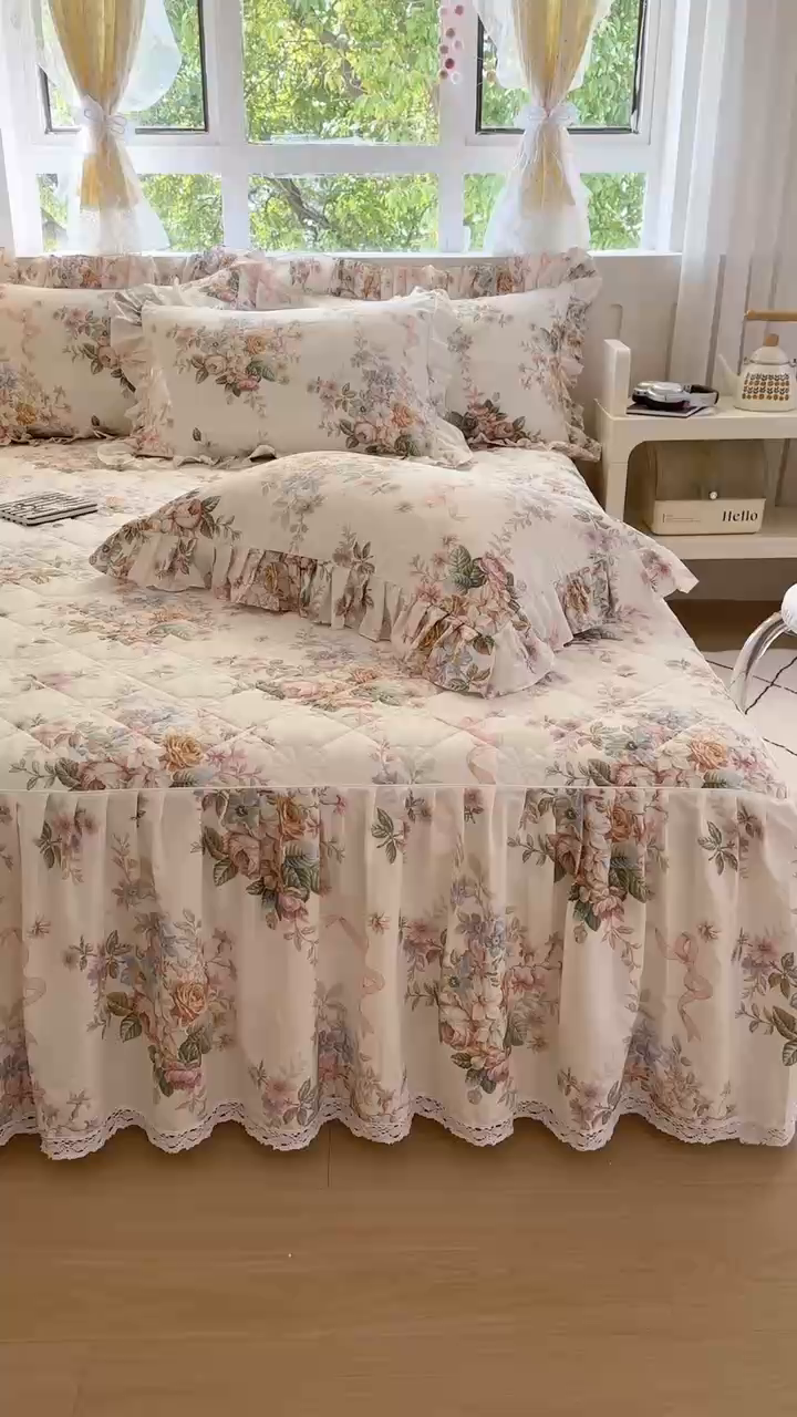 91家纺网 家纺一手货源 找家纺 忘忧草 2026春夏新款全棉纯棉夹棉印花床裙床裙单件 花颜悦色