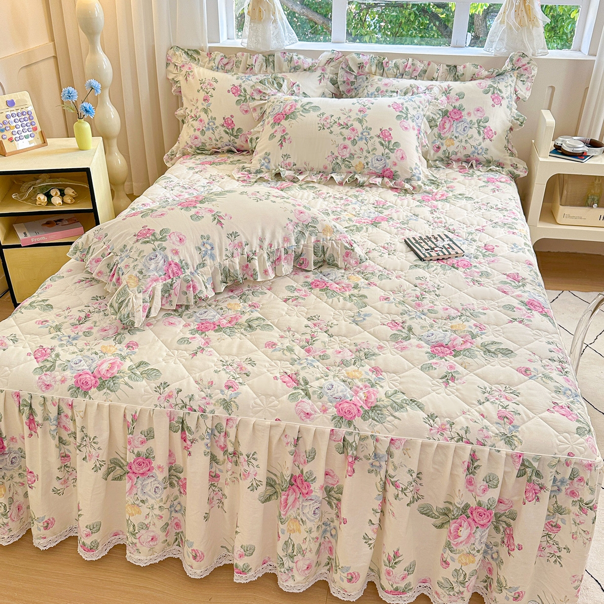 91家纺网 家纺一手货源 找家纺 忘忧草 2026春夏新款全棉纯棉夹棉印花床裙床裙单件 可妮露