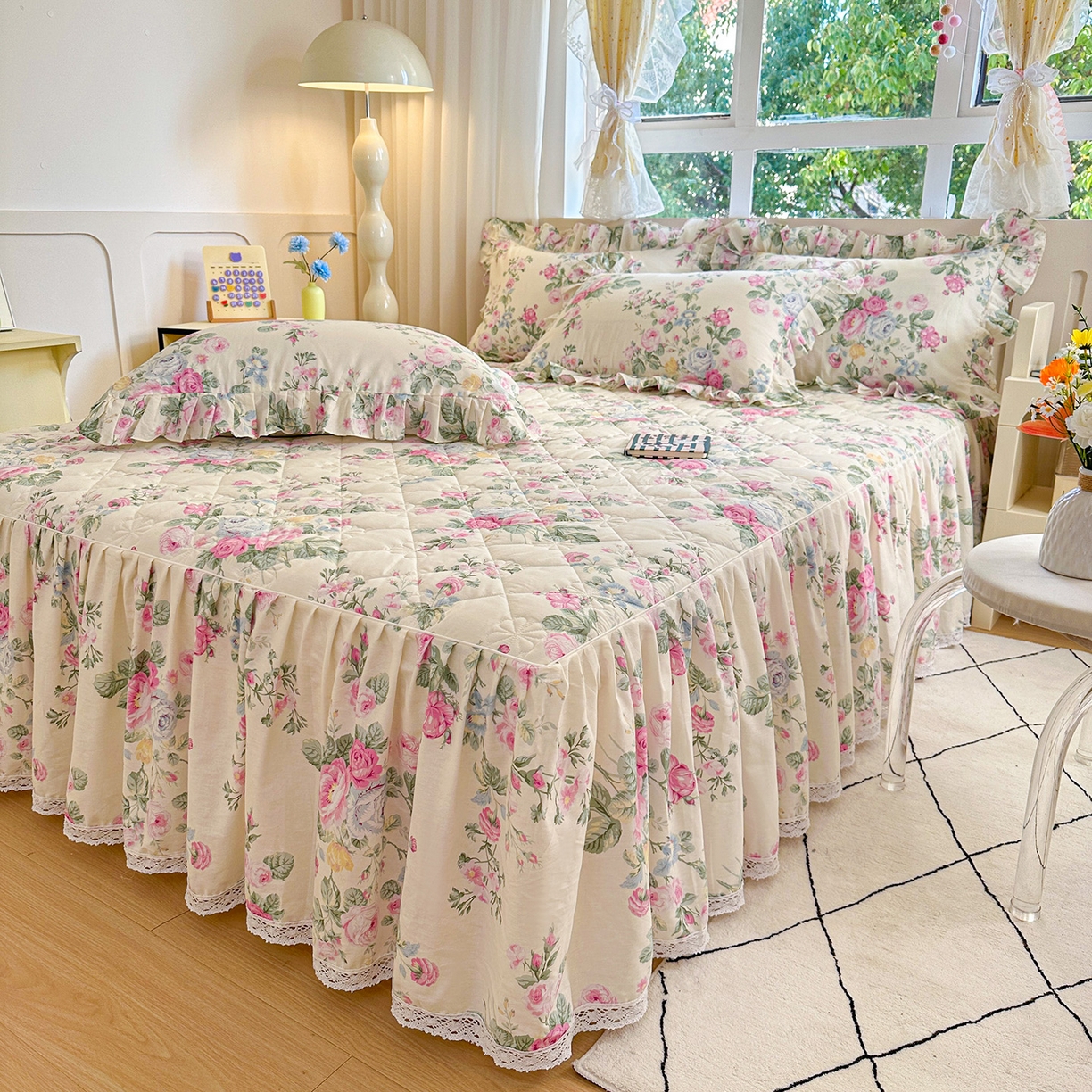 91家纺网 家纺一手货源 找家纺 忘忧草 2026春夏新款全棉纯棉夹棉印花床裙床裙单件 可妮露